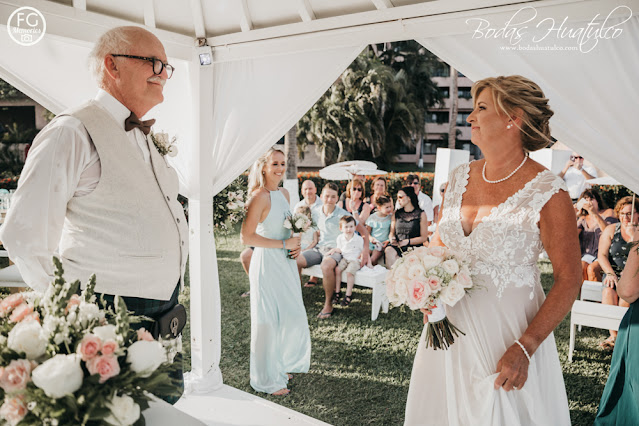 boda en playa, beach wedding, Oaxaca, México, Bodas Huatulco, Wedding Planner