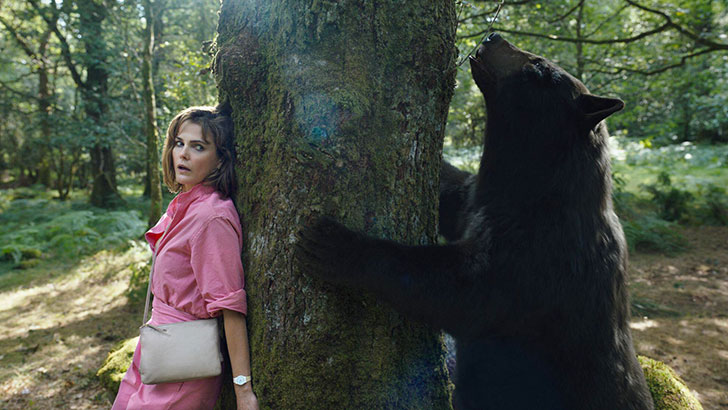 A atriz Keri Russell como Sari no filme 'O Urso do Pó Branco', de Elizabeth Banks. Foto: Universal Pictures