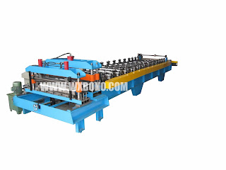 Roofing roll forming machine