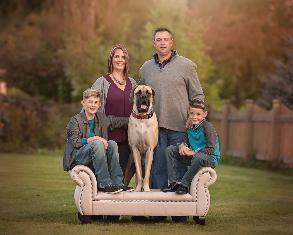 Family photos with pet dog DeKalb, Sycamore, Geneva, IL Rivermist