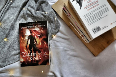 Zaklinacz ognia - Cinda Williams Chima | Recenzja