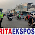 Optimalkan Gatur Lalin, Satlantas Polres Karawang Urai Kacetan Kendaraan di Jalan Raya