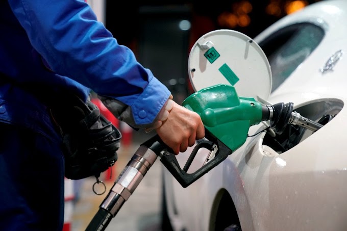 Örülhetnek a magyar autósok, egyre olcsóbb az üzemanyag a kutakon