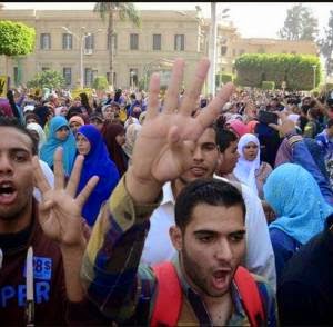 جامعة القاهرة: مسيرة ومعرضا صور للإفراج عن المعتقلين