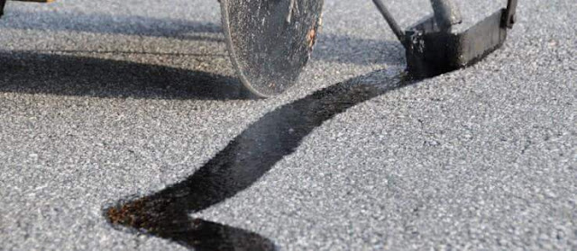 Asphalt Crack Sealing حقن شروخ الاسفلت