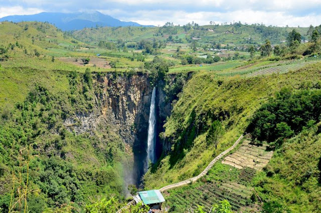 AIR TERJUN SIPISO PISO