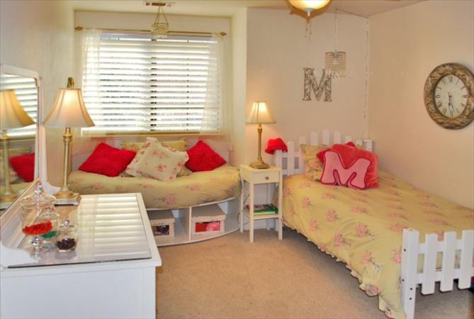 Girl’s Bedroom Furniture