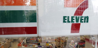 Missouri 7-Eleven Worker Shoots Would-Be Robber Dead On Her Smoke Break 