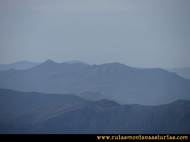 Ruta por el Aramo: Vista desde el Barriscal de la Sierra de Peña Manteca