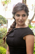 Samantha latest photos in black-thumbnail-44