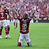 Flamengo bate o Athletico com gol de Gabigol e é tricampeão da Libertadores