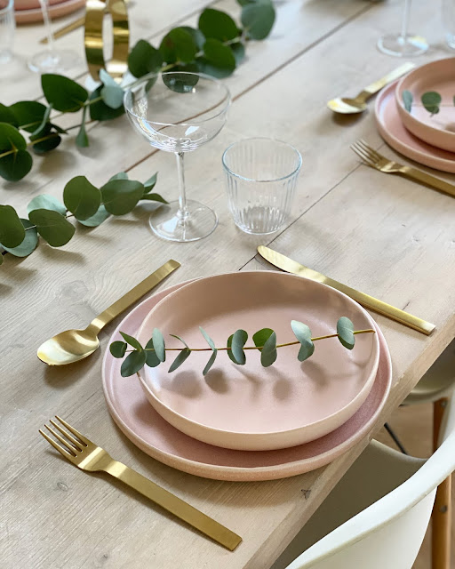 Gold cutlery pink tableware