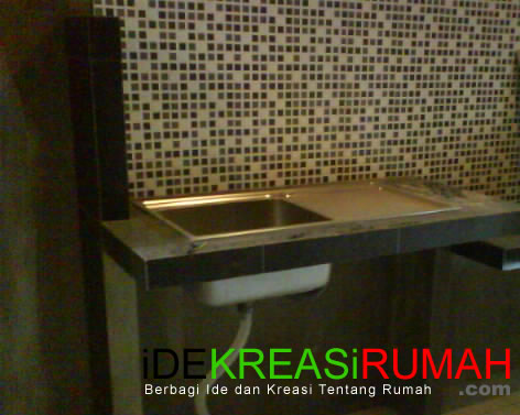 Desain Tempat Cuci Piring Dapur Kecil Sederhana Minimalis 