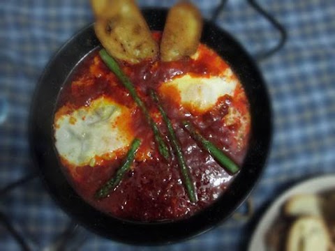 HUEVOS A LA FLAMENCA ウエボス・ア・ラ・フラメンカ