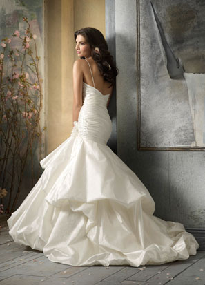 Spring 2011 wedding dress collection from Jim Hjelm is so gorgeous