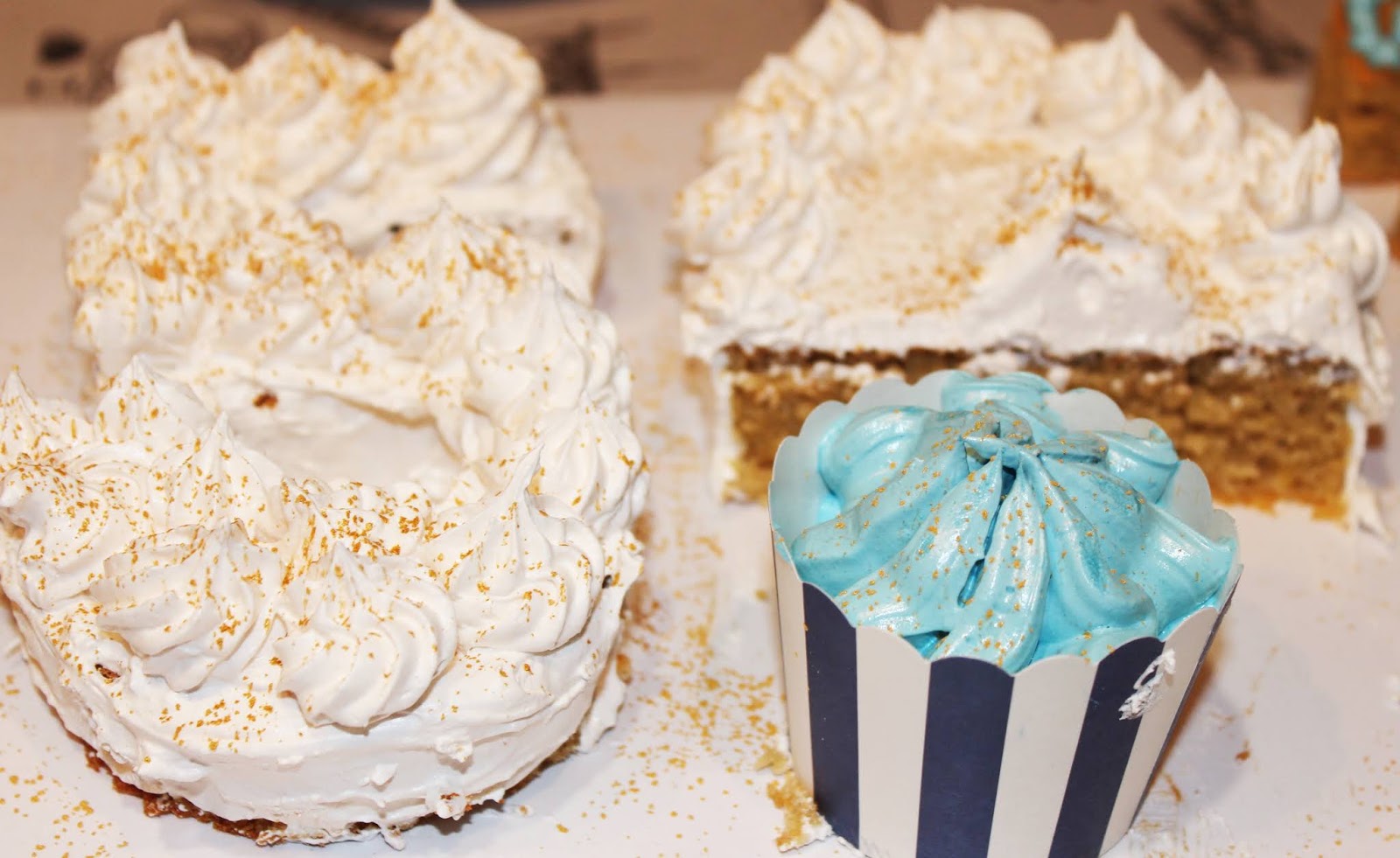 PASTEL 50 CUMPLEAÑOS {GATÓ MALLORQUÍN Y COBERTURA DE MERENGUE}