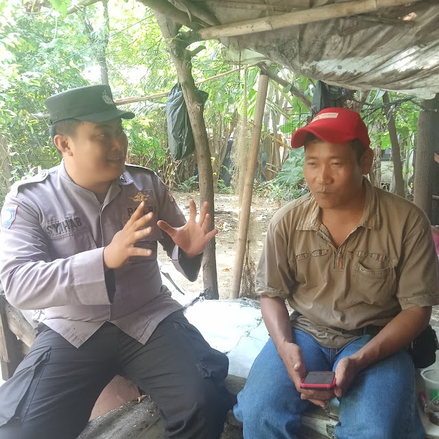  Kedekatan Polri dengan Masyarakat Bhabinkamtibmas Polsek Mancak Lakukan Sambang Dialogis.