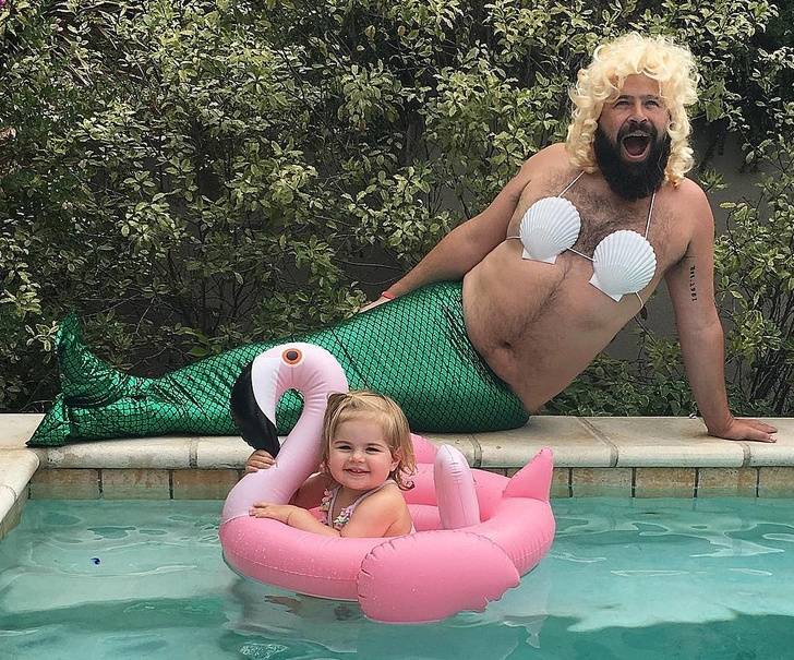 26 Pictures Of The Coolest Dads In The World