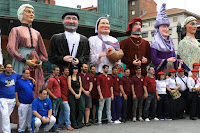 Gigantes y cabezudos en las fiestas de Barakaldo