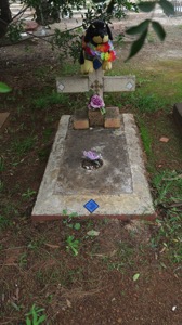 Dog Grave 003