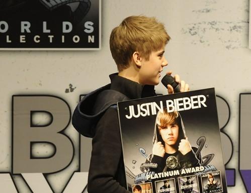 justin bieber baby video song. Labels: Justin Bieber Read DVD