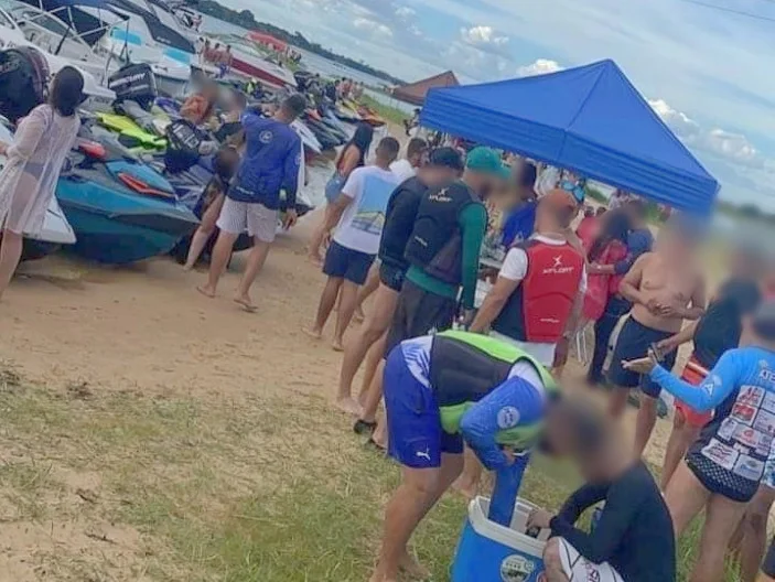 Urgente Banhistas voltam a promover aglomeração em ilha do Rio São Francisco