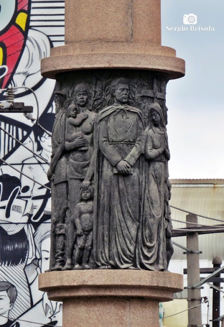 Close-up do Monumento à Aldeia de Nossa Senhora dos Pinheiros - Pinheiros - São Paulo