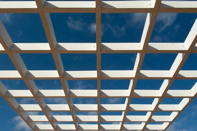 wooden pergola ceiling with square pattern