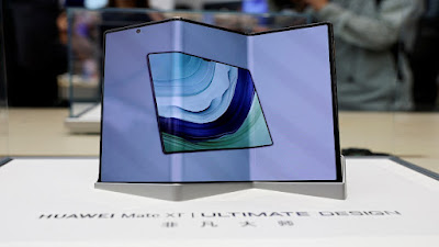 هواوي تُبهر زوار MWC 2025 بهاتف Mate XT القابل للطي ثلاثيًا وتقنيات متقدمة