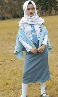 Siswi SMA Cantik Berjilbab