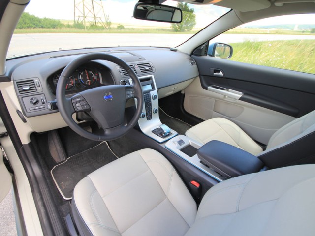 2013 volvo c30 interior