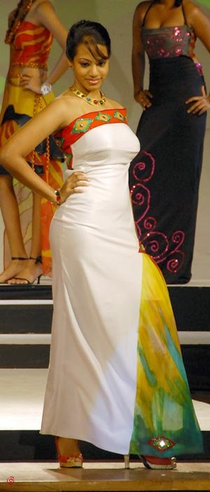 HOT SRI LANKAN ModelSexy Girls Pictures