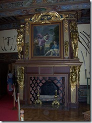 2004.08.26-040 cheminée de la salle d'armes