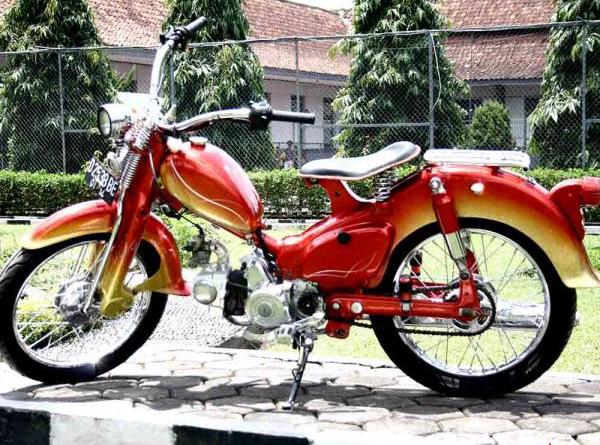 Honda C70 Modifikasi Motor Bebek Keren Reviewed by Anggara Widhitomo  title=