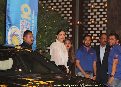 Bollywood Star Deepika Padukone at  party with the Mumbai Indians 07