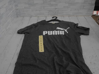 未使用品　PUMA　ブラック　半袖Tシャツ　S　９９０円