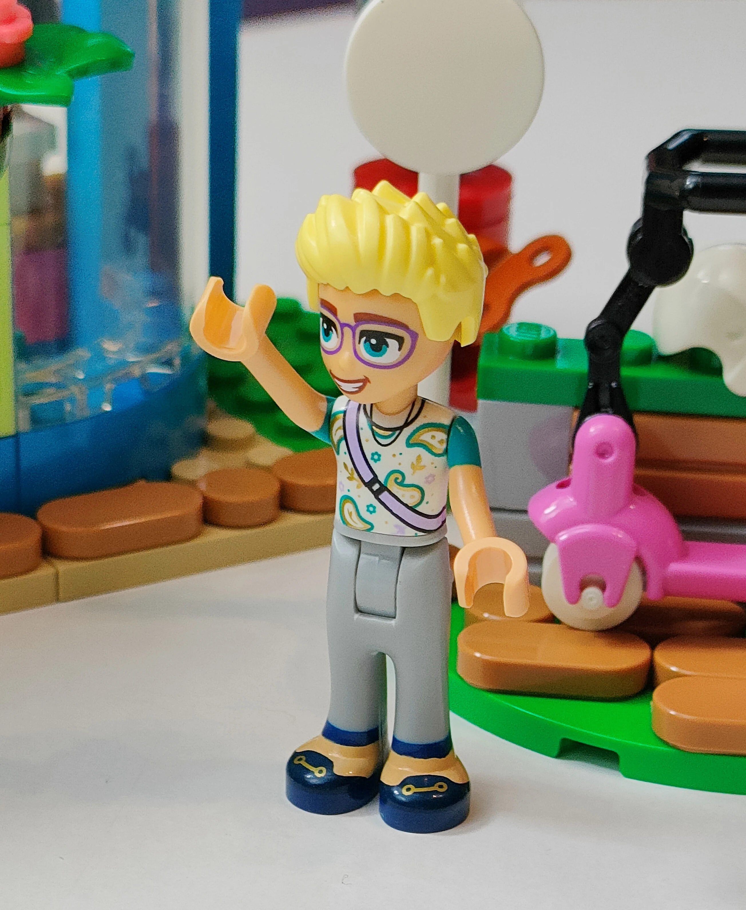 LEGO Friends Salon fryzjerski 41743 - księgarnia TaniaKsiazka.pl