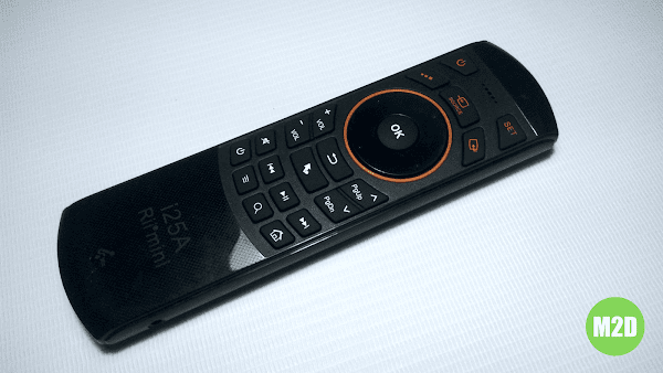 yang isinya yakni sebuah remote multifungsi dari Rii  Remote Control untuk Android TV Box Terbaik: Rii Mini i25A
