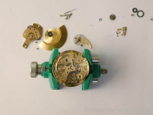 Servicing an Beautiful and Funky Retro 70s Everite With Amazing Green Dial - FHF 905 