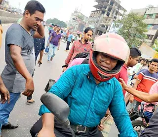 ঠাকুরগাঁওয়ে কর্ম বিরতির নামে শ্রমিকদের তান্ডব: জনজীবন বিপর্যস্ত ঠাকুরগাঁওয়ে কর্ম বিরতির নামে শ্রমিকদের তান্ডব: জনজীবন বিপর্যস্ত