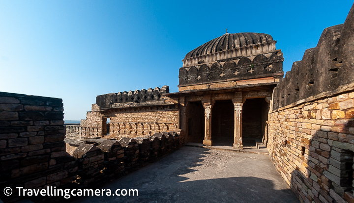 Exploring Chanderi is a journey through history, culture, and art. The town is a treasure trove of historical monuments, traditional handicrafts, and exquisite textiles. From the majestic Badal Mahal Gate and the beautiful Jama Masjid to the intricate Chanderi silk sarees and the traditional handloom weaving techniques, Chanderi has something for everyone.