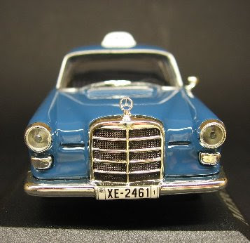 Mercedes 200 D Taxi Atenas