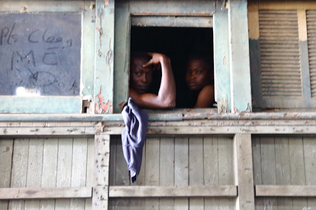 sweet talk in a carriage: an impromptu performance by local residents