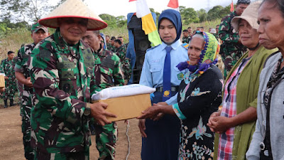 Panen Raya Jagung dan Penyerahan Paket Sembako Meriahkan HUT TNI di Tapsel