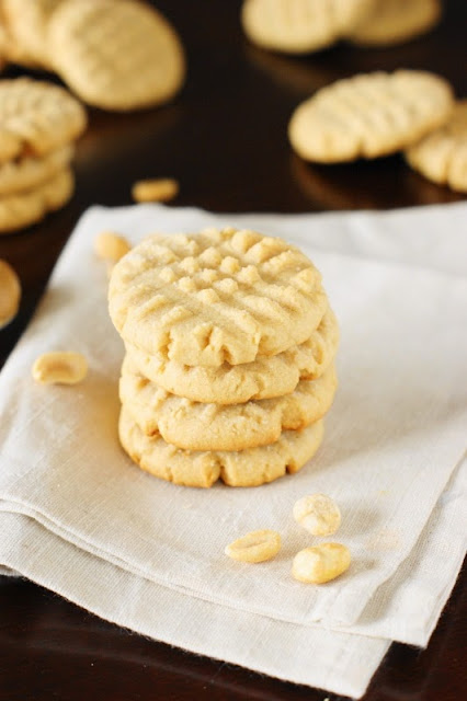 Salted Dark Chocolate Dipped Peanut Butter Cookies Salted Dark Chocolate Dipped Peanut Butter Cookies