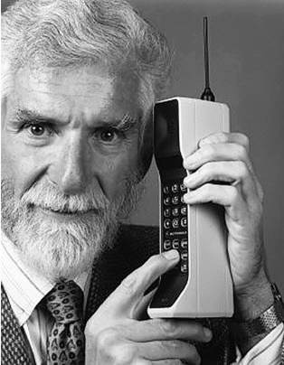 Penemu Handphone Pertama - Martin Cooper