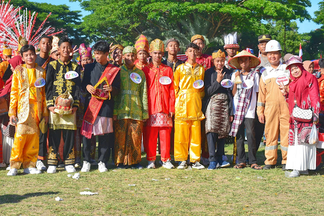 Para peserta karnaval 17 Agustus