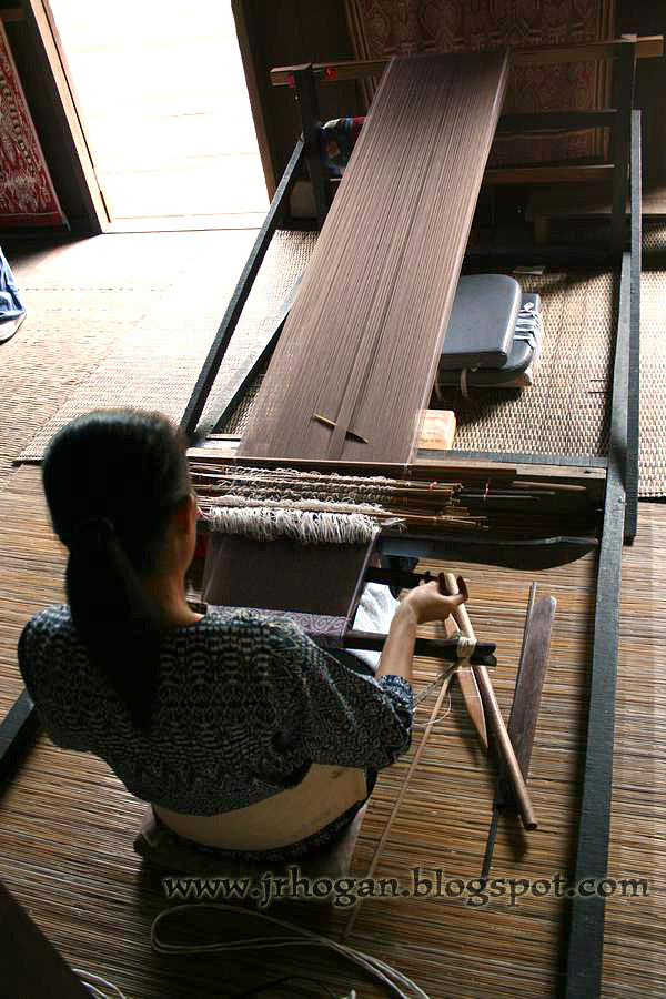 Pua Kumbu Weaving