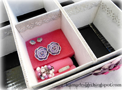 Organizing box for jewelry made from cardboard