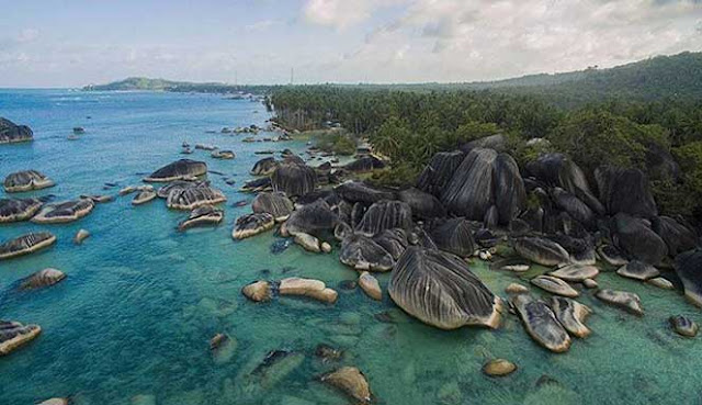 ALIF STONE PARK, TAMAN BATU UNIK DI TEPI PANTAI NATUNA